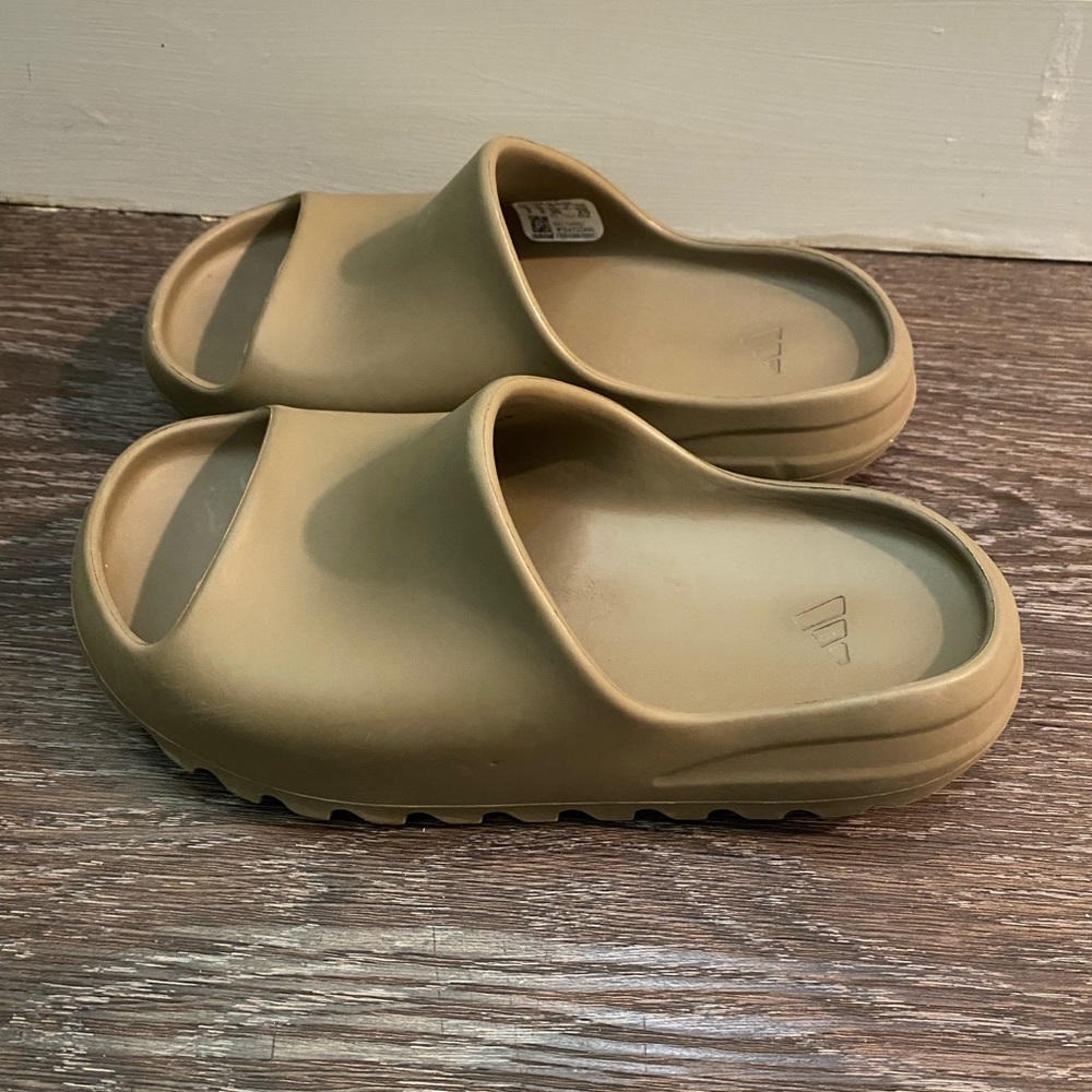 Adidas Yeezy slide